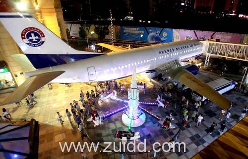 武汉光谷步行街德意街3500万飞机餐厅将开张十分奢华