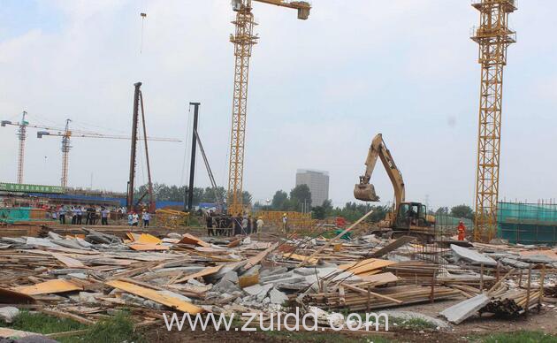 徐州市区的上海中梁地产集团建筑工地发生滑塌事故2人死亡