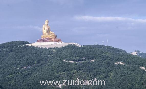 山西襄垣县仙堂山煤老板建世界最大的铜坐佛