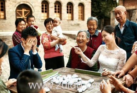 跳水女皇吴敏霞与老公张效诚婚纱照组图曝光介绍皇后款DR钻戒