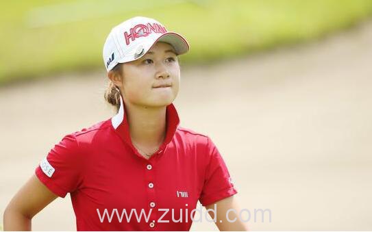 华裔高尔夫球小将鲁婉遥