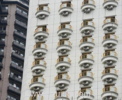安装空调远看外墙如有百双眼睛密集恐惧症慎入
