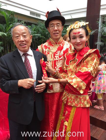 嫁美国后遭虐待的央视女主持人曹女士是谁