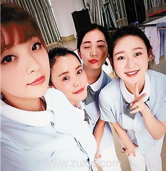 重庆大坪医院5名女护士候车室成功抢救哮喘患者